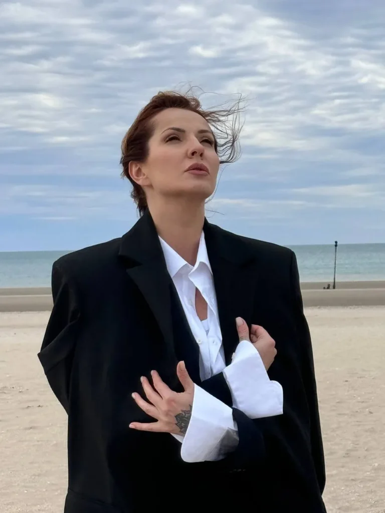 OLENA NOSALII